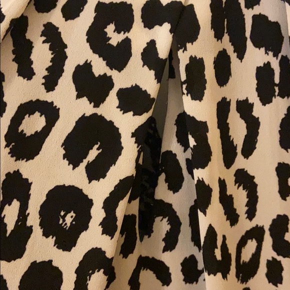 EXPRESS - Picture 3 of 8